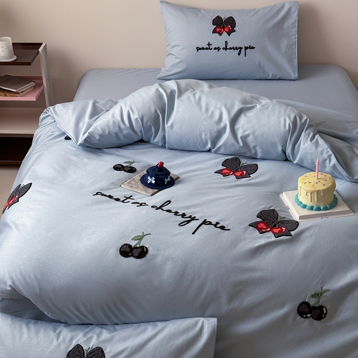 91家纺网 家纺一手货源 找家纺 窝米 2025春季新品40S高定毛巾绣刺绣款四件套-小樱结 小樱结-蓝