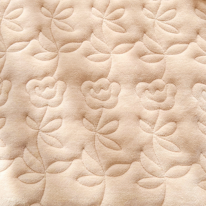 91家纺网 家纺一手货源 找家纺 虹星家纺 2024新款雕花夹棉蕾丝牛奶绒床裙-罗马花园 罗马花园 卡其