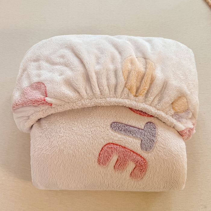 91家纺网 家纺一手货源 找家纺 悦织湾家纺 2025新款加厚雪花绒印花床笠保暖牛奶绒床笠跨境专供外贸出口电商直播热销款 雪花绒床笠-毛毛球