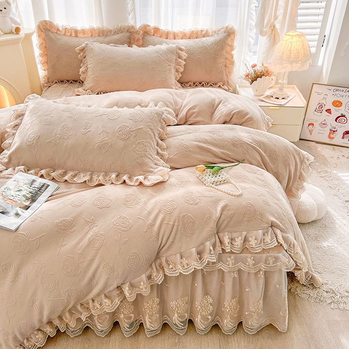 91家纺网 家纺一手货源 找家纺 虹星家纺 2024新款雕花夹棉蕾丝牛奶绒床裙四件套-罗马花园 罗马花园 卡其