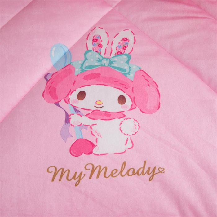 91家纺网 家纺一手货源 找家纺 （总）照世家纺 2024新款卡通三丽鸥水晶绒多功能带袖一体式懒人被