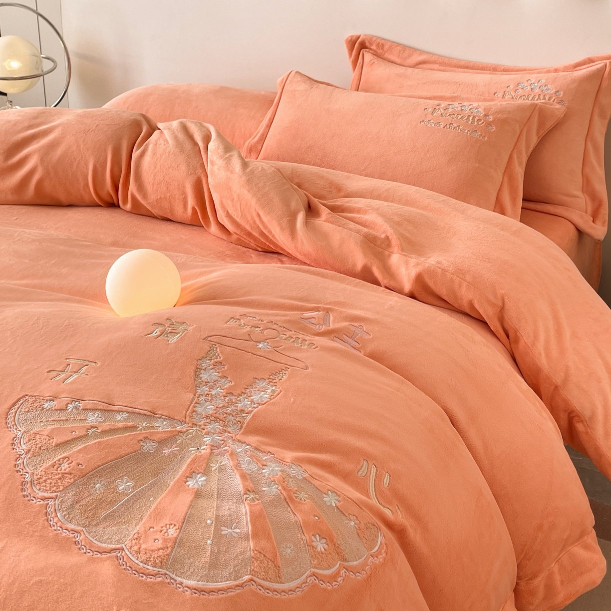 91家纺网 家纺一手货源 找家纺 新方向 2025新款全消光A类牛奶绒四件套-公主请开心2 公主请开心-桃玉