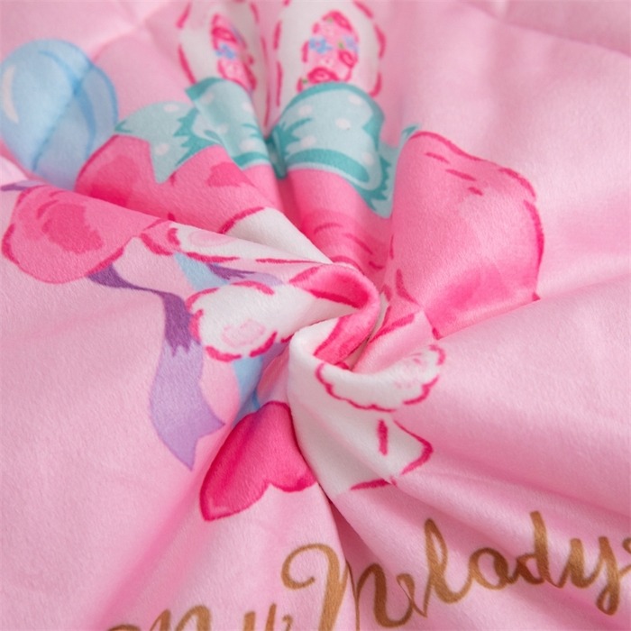 91家纺网 家纺一手货源 找家纺 （总）照世家纺 2024新款卡通三丽鸥水晶绒多功能带袖一体式懒人被