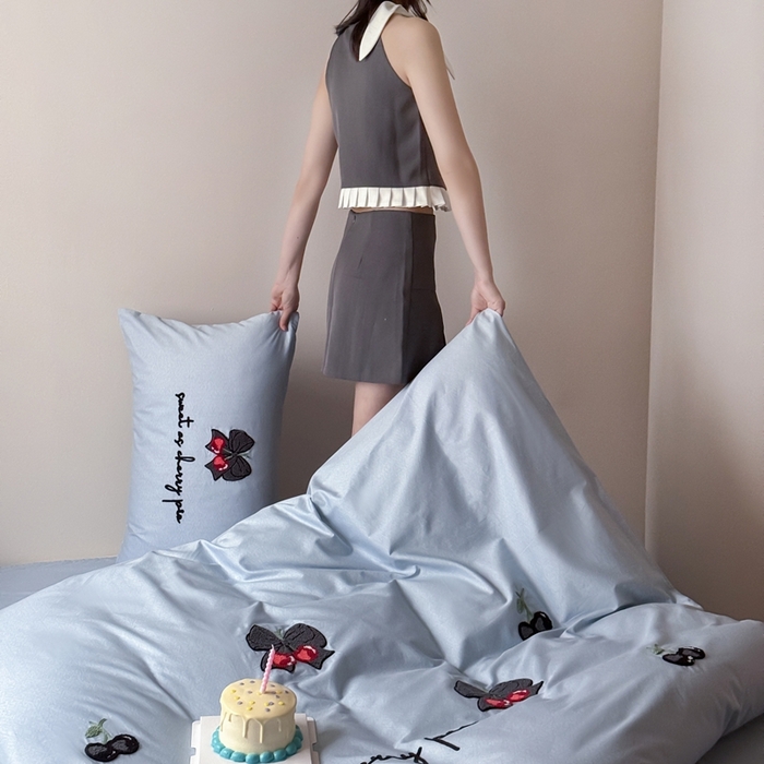 91家纺网 家纺一手货源 找家纺 窝米 2025春季新品40S高定毛巾绣刺绣款四件套-小樱结 小樱结-蓝