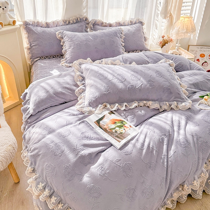 91家纺网 家纺一手货源 找家纺 虹星家纺 2024新款雕花夹棉蕾丝牛奶绒床裙四件套-罗马花园 罗马花园 香芋紫