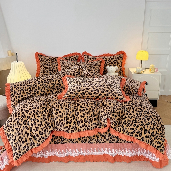 91家纺网 家纺一手货源 找家纺 添越 2024新款牛奶绒夹棉床盖三件套四件套 豹纹