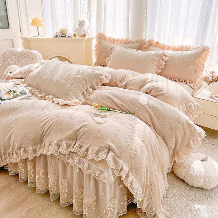 91家纺网 家纺一手货源 找家纺 虹星家纺 2024新款雕花夹棉蕾丝牛奶绒床裙四件套-罗马花园 罗马花园 卡其