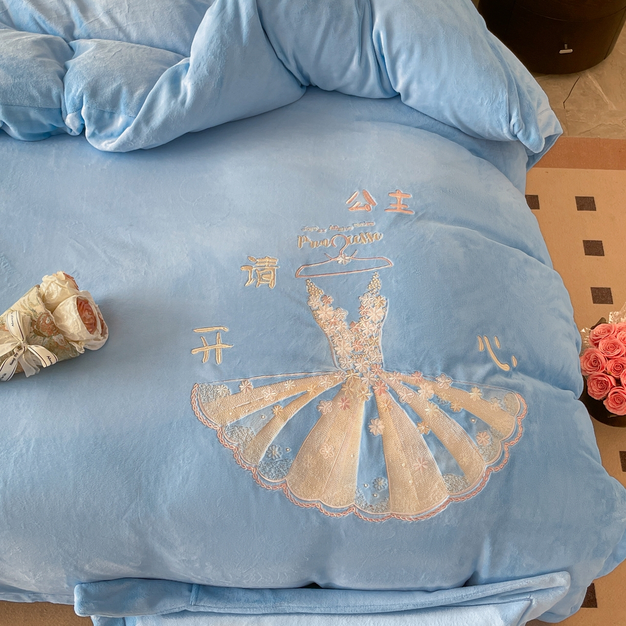 91家纺网 家纺一手货源 找家纺 新方向 2025新款全消光A类牛奶绒四件套-公主请开心2 公主请开心-以太兰