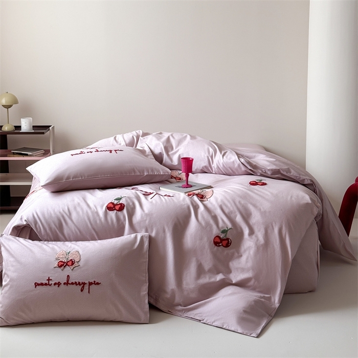 91家纺网 家纺一手货源 找家纺 （总）窝米 2025春季新品40S高定毛巾绣刺绣款四件套-小樱结