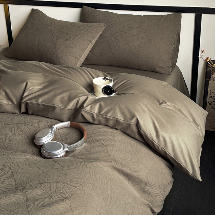 91家纺网 家纺一手货源 找家纺 雅居纺家纺 2024新款100%全棉三层纱提花四件套 树叶咖