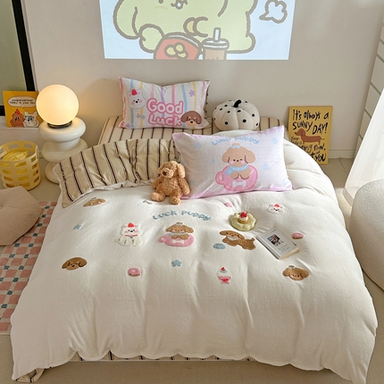 眠屿家纺 2024新款牛奶绒毛巾绣四件套 牛奶绒茶杯犬
