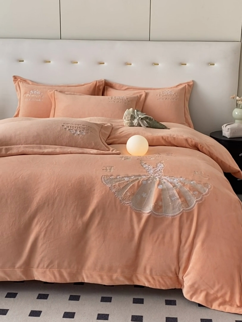 91家纺网 家纺一手货源 找家纺 新方向 2025新款全消光A类牛奶绒四件套-公主请开心2 公主请开心-桃玉