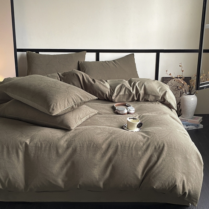 91家纺网 家纺一手货源 找家纺 雅居纺家纺 2024新款100%全棉三层纱提花四件套 树叶咖