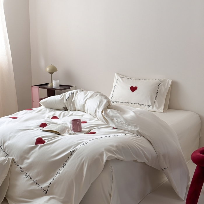 91家纺网 家纺一手货源 找家纺 窝米 2025春季新品50支高定毛巾绣刺绣款四件套-Love Love-奶白