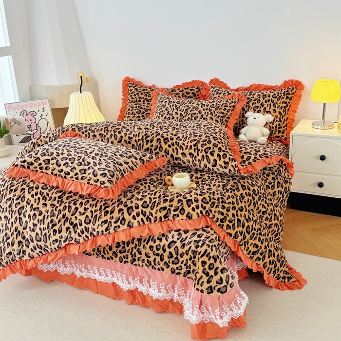 91家纺网 家纺一手货源 找家纺 添越 2024新款牛奶绒夹棉床盖三件套四件套 豹纹