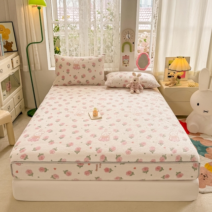 91家纺网 家纺一手货源 找家纺 （总）悦织湾家纺 2025新款加厚雪花绒印花床笠保暖牛奶绒床笠跨境专供外贸出口电商直播热销款