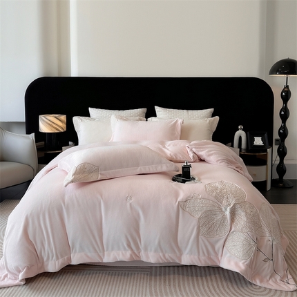 91家纺网 家纺一手货源 找家纺 （总）沐白家居 2024新款全消光高克重锦芙牛奶绒绣花四件套-香雪兰