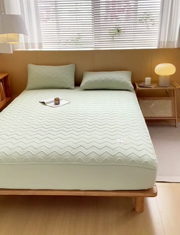 91家纺网 家纺一手货源 找家纺 悦织湾家纺 2025新款A类本色原棉大豆床笠 麦浪纹-果绿