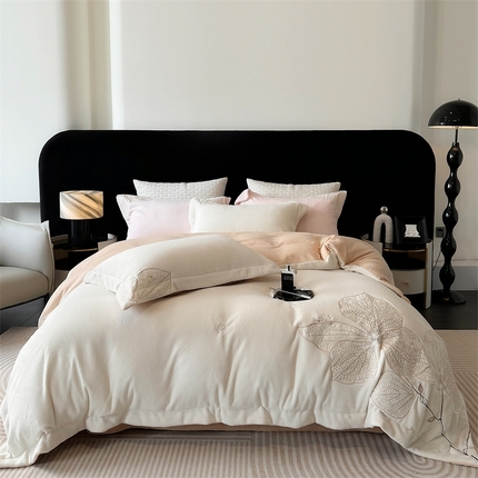 91家纺网 家纺一手货源 找家纺 （总）沐白家居 2024新款全消光高克重锦芙牛奶绒绣花四件套-香雪兰