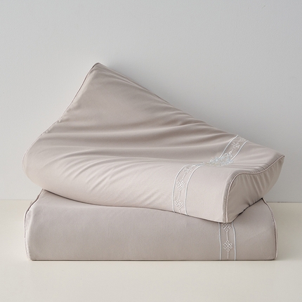 91家纺网 家纺一手货源 找家纺 （总）鼎盛乳胶 2025新款刺绣乳胶枕