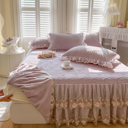 91家纺网 家纺一手货源 找家纺 （总）恋尚 2024新款豆豆牛奶绒夹棉床笠式单床裙-慕朵