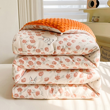 91家纺网 家纺一手货源 找家纺 博弈家纺 2024新款豆豆绒双面大豆被 花园萌兔