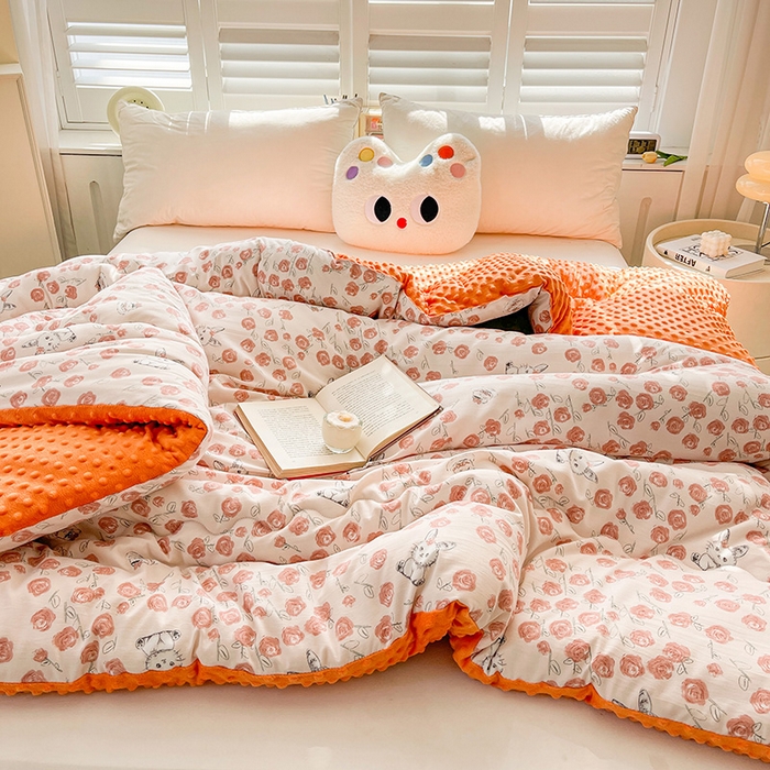 91家纺网 家纺一手货源 找家纺 博弈家纺 2024新款豆豆绒双面大豆被 花园萌兔