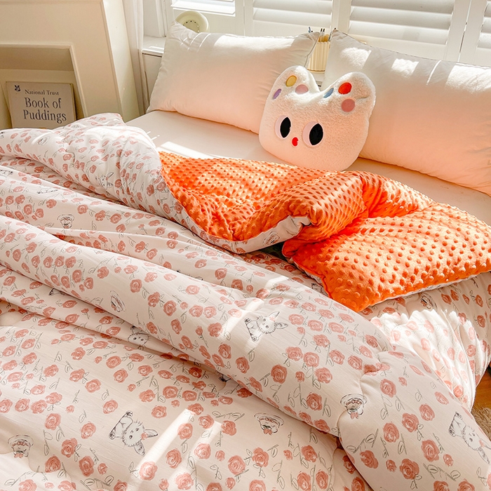 91家纺网 家纺一手货源 找家纺 博弈家纺 2024新款豆豆绒双面大豆被 花园萌兔