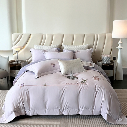 棠颂家纺 2025新款亲肤锦梳棉磨毛刺绣四件套(礼盒款) 爱丽丝奇遇--暮山紫