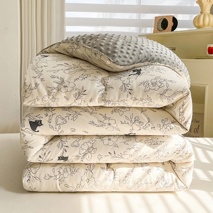 91家纺网 家纺一手货源 找家纺 博弈家纺 2024新款豆豆绒双面大豆被 喵呜精灵