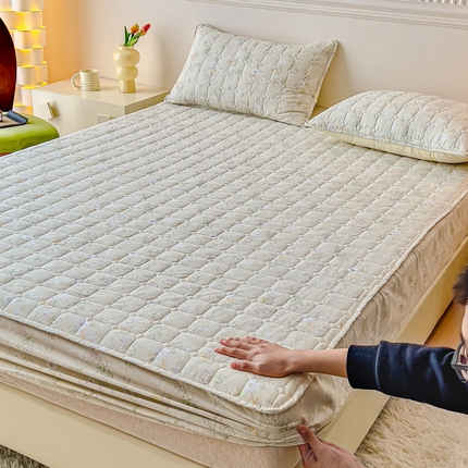 91家纺网 家纺一手货源 找家纺 寝居阁 2024新款13372全棉纯棉大豆纤维夹棉床笠 白月光