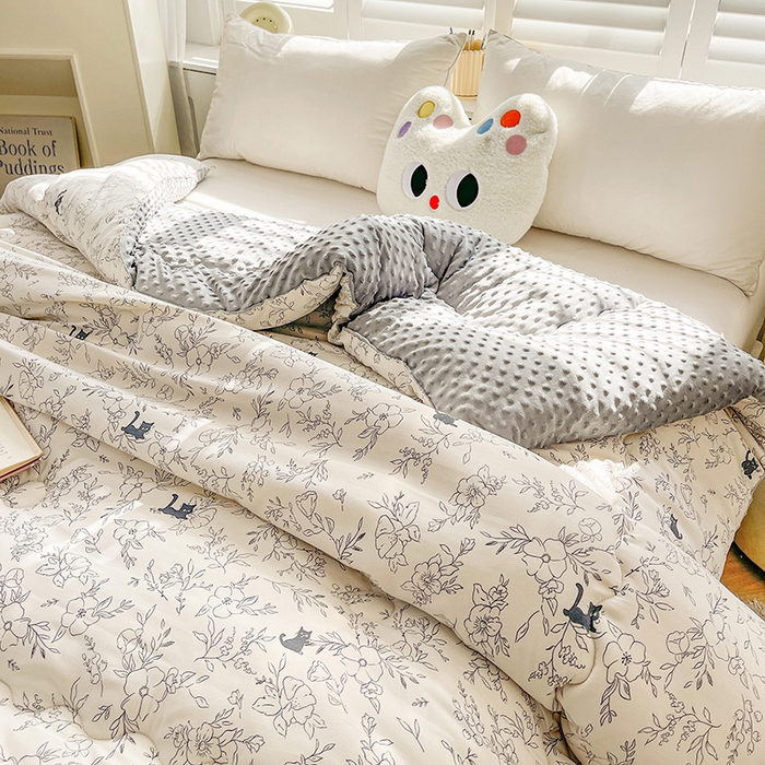 91家纺网 家纺一手货源 找家纺 博弈家纺 2024新款豆豆绒双面大豆被 喵呜精灵