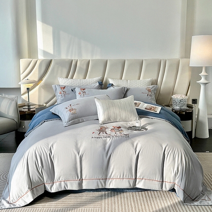 91家纺网 家纺一手货源 找家纺 棠颂家纺 2025新款亲肤锦梳棉磨毛刺绣四件套(礼盒款) 森林之家--远山蓝