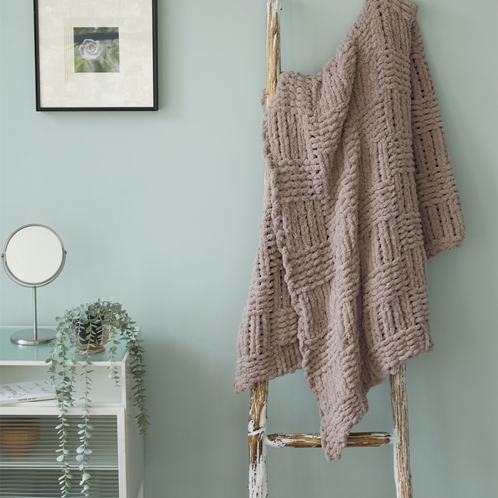 91家纺网 家纺一手货源 找家纺 暖绵绵 2025新款雪尼尔毛毯-思摩尔（小格子） 思摩尔-驼灰