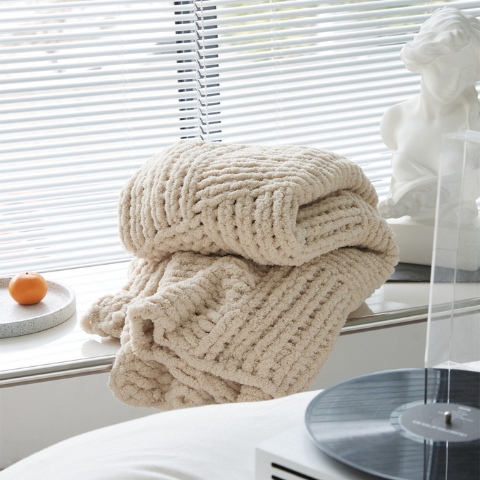 91家纺网 家纺一手货源 找家纺 暖绵绵 2025新款雪尼尔毛毯-比格（大格子） 比格-米色