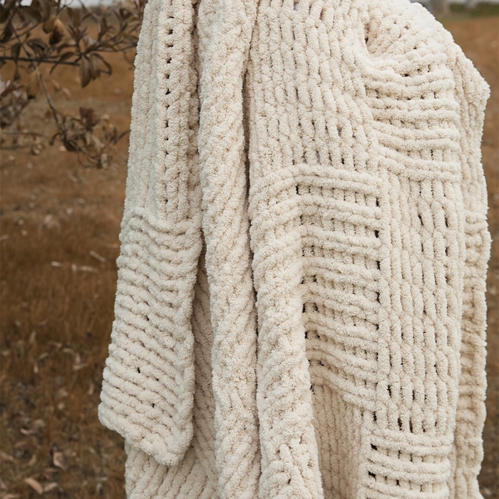 91家纺网 家纺一手货源 找家纺 暖绵绵 2025新款雪尼尔毛毯-比格（大格子） 比格-米色