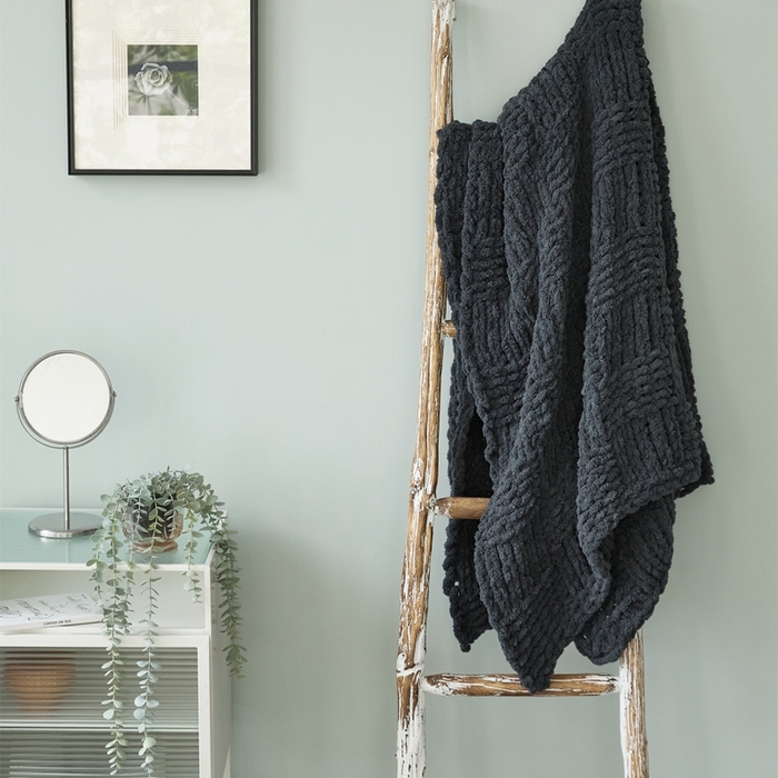 91家纺网 家纺一手货源 找家纺 暖绵绵 2025新款雪尼尔毛毯-思摩尔（小格子） 思摩尔-深灰