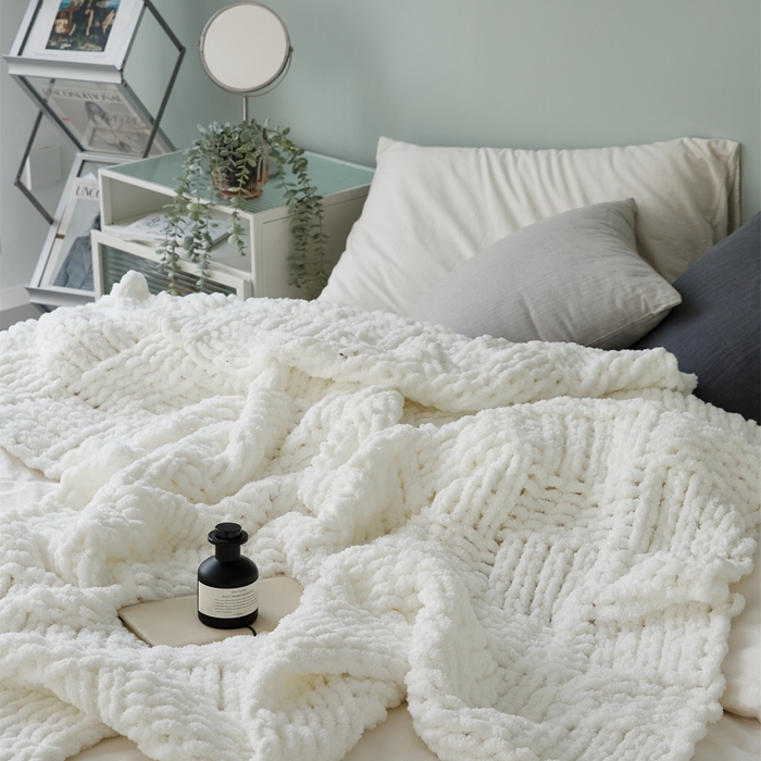 91家纺网 家纺一手货源 找家纺 暖绵绵 2025新款雪尼尔毛毯-思摩尔（小格子） 思摩尔-白色