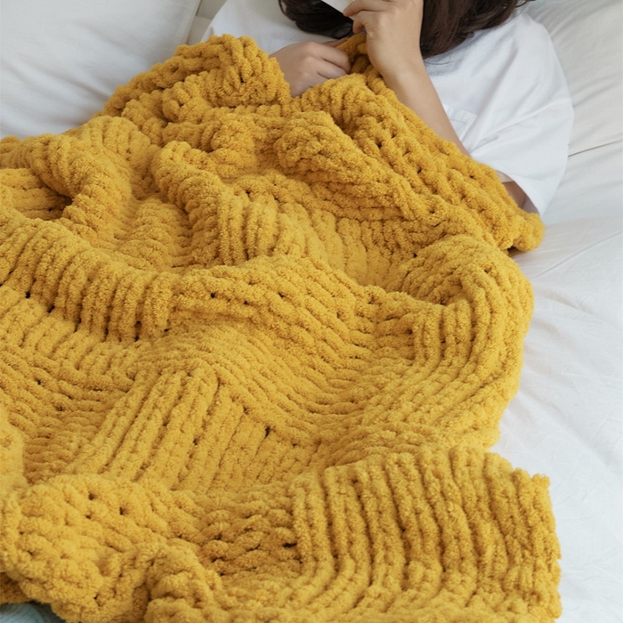 91家纺网 家纺一手货源 找家纺 暖绵绵 2025新款雪尼尔毛毯-比格（大格子） 比格-姜黄