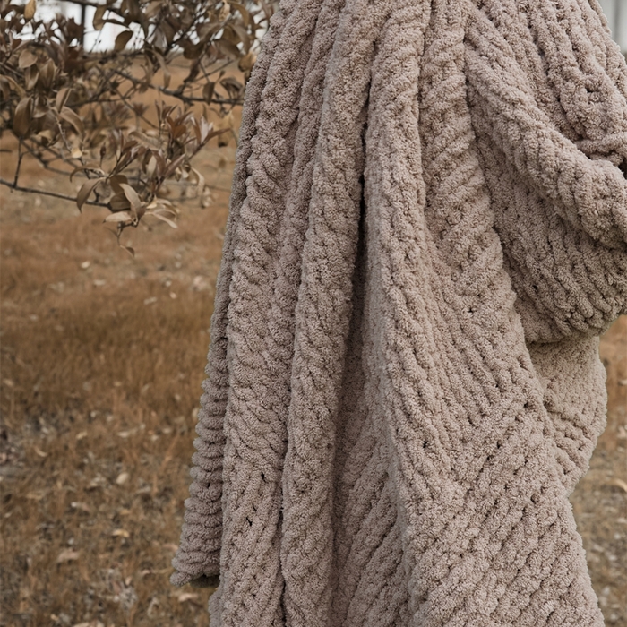 91家纺网 家纺一手货源 找家纺 暖绵绵 2025新款雪尼尔毛毯-比格（大格子） 比格-驼灰