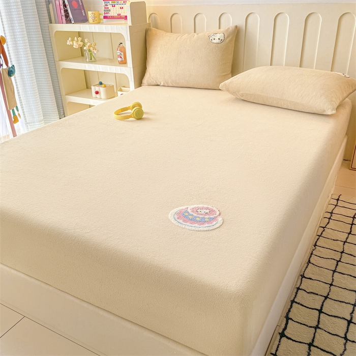 91家纺网 家纺一手货源 找家纺 布卢姆床垫 2025新款A类牛奶绒毛巾绣床笠 奶油猫-可可糖