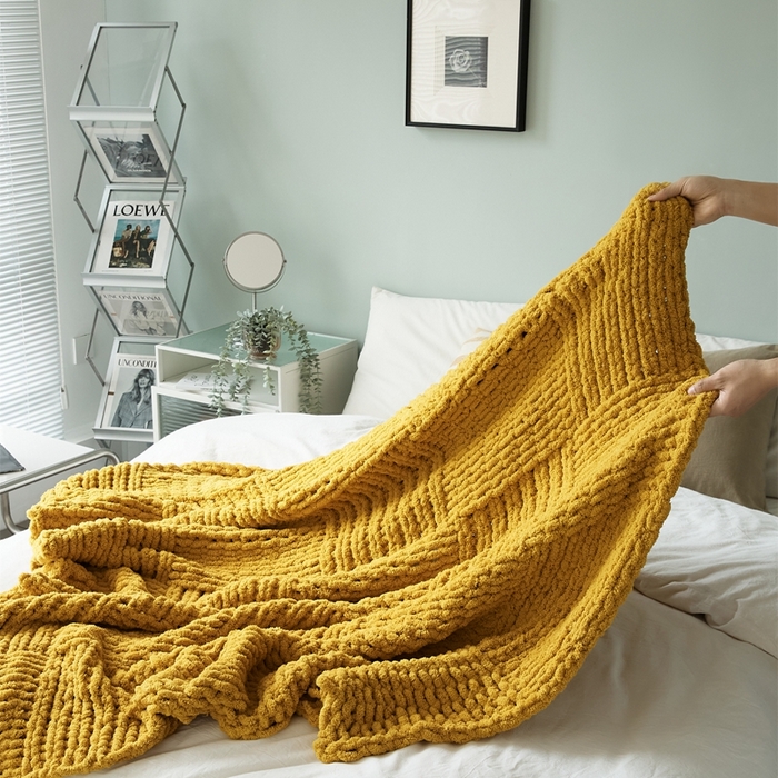 91家纺网 家纺一手货源 找家纺 暖绵绵 2025新款雪尼尔毛毯-比格（大格子） 比格-姜黄