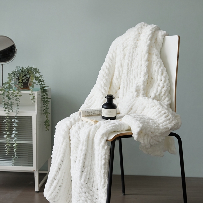 91家纺网 家纺一手货源 找家纺 暖绵绵 2025新款雪尼尔毛毯-比格（大格子） 比格-白色