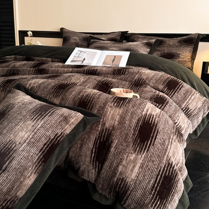 91家纺网 家纺一手货源 找家纺 （总）绒世界 2025秋冬新款丹麦绒宽边牛奶绒四件套