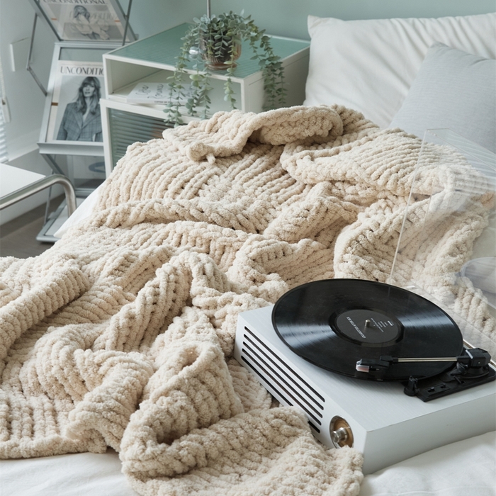 91家纺网 家纺一手货源 找家纺 暖绵绵 2025新款雪尼尔毛毯-比格（大格子） 比格-米色