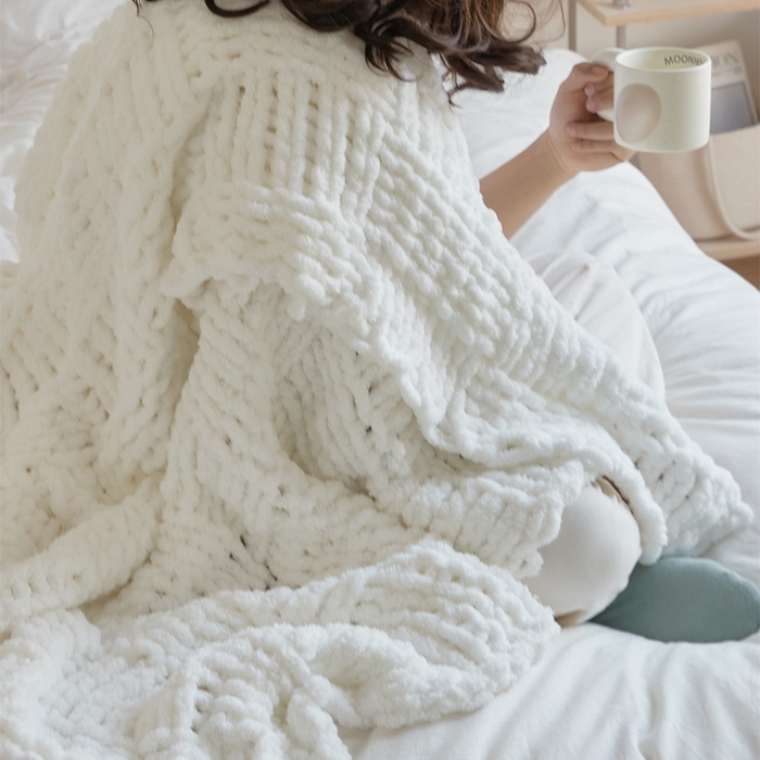 91家纺网 家纺一手货源 找家纺 暖绵绵 2025新款雪尼尔毛毯-思摩尔（小格子） 思摩尔-白色