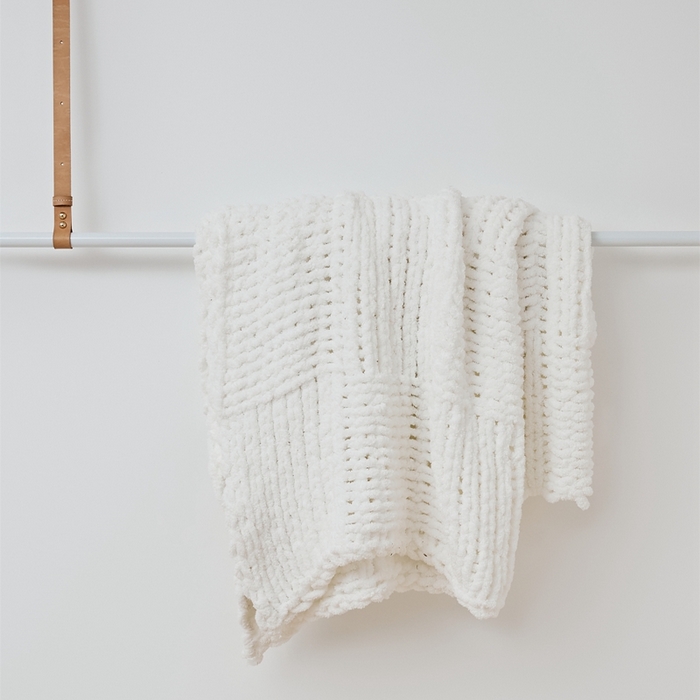 91家纺网 家纺一手货源 找家纺 暖绵绵 2025新款雪尼尔毛毯-比格（大格子） 比格-白色