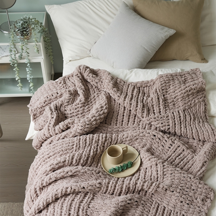 91家纺网 家纺一手货源 找家纺 暖绵绵 2025新款雪尼尔毛毯-比格（大格子） 比格-驼灰