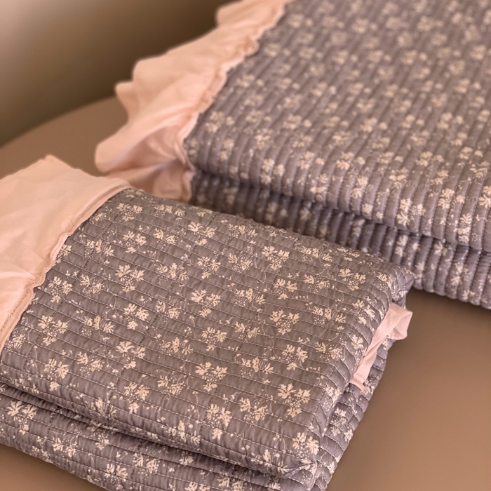 91家纺网 家纺一手货源 找家纺 汇庭 2024新款-天丝棉印花床盖三件套系列 灰美尔庄园