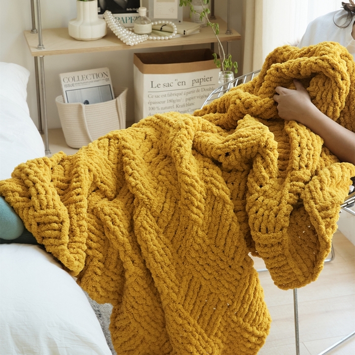 91家纺网 家纺一手货源 找家纺 暖绵绵 2025新款雪尼尔毛毯-思摩尔（小格子） 思摩尔-姜黄
